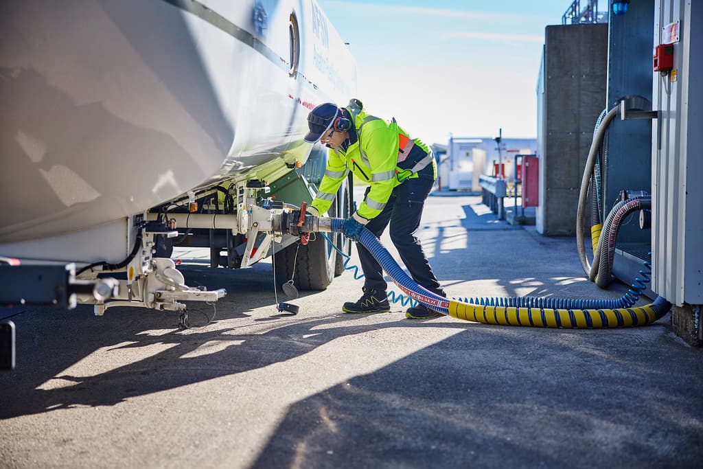 Slik lages SAF – Fra råstoff til flydrivstoff